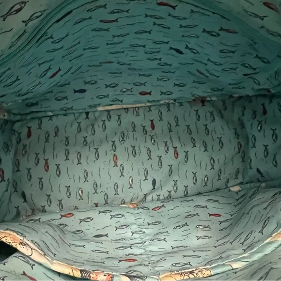 Vera Bradley Exclusive Iconic On the Go Crossbody in Beach Toile like new - Picture 9 of 13